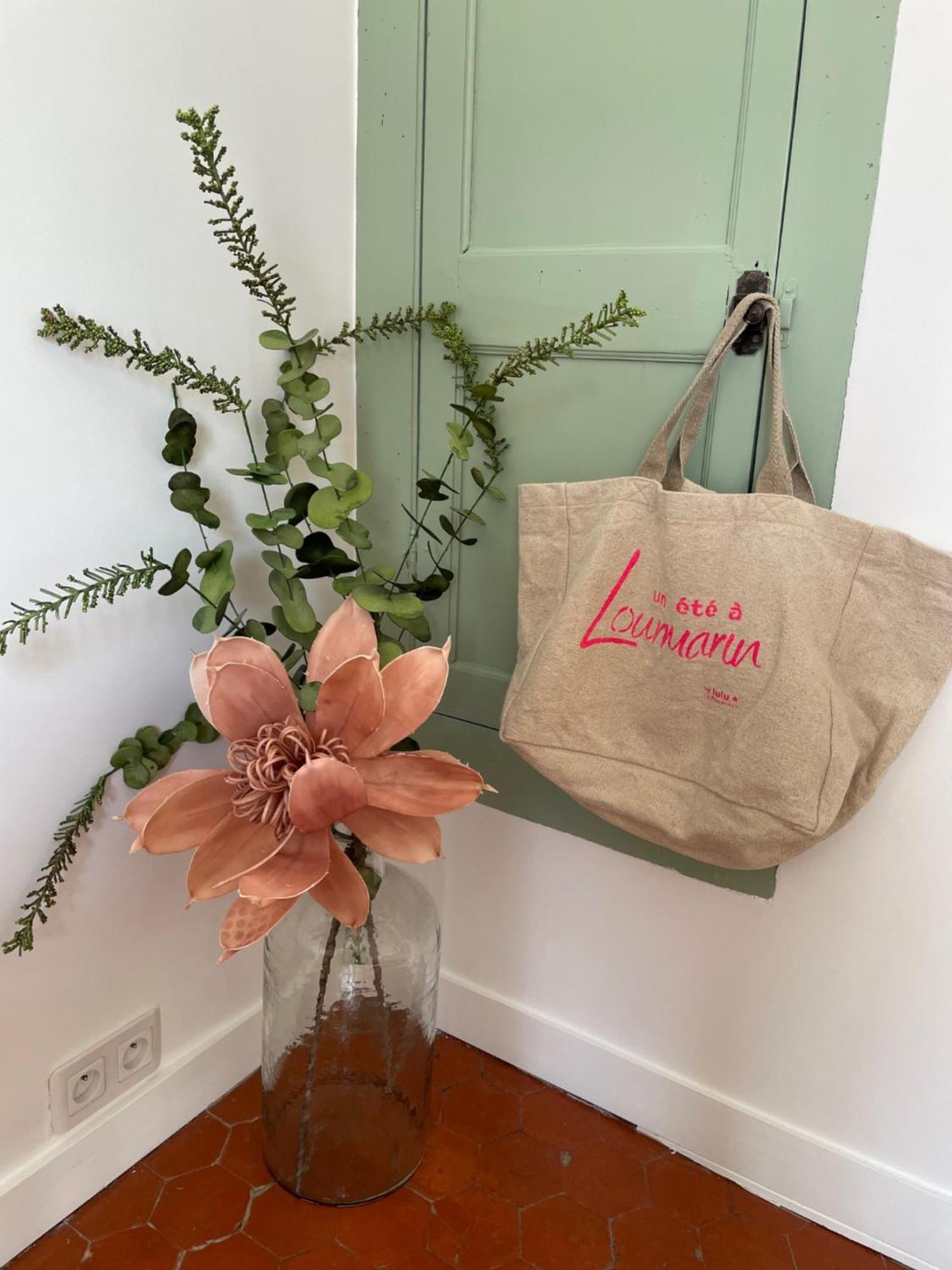 L'Ecrin De Mona Au Coeur De Lourmarin Apartment Bagian luar foto