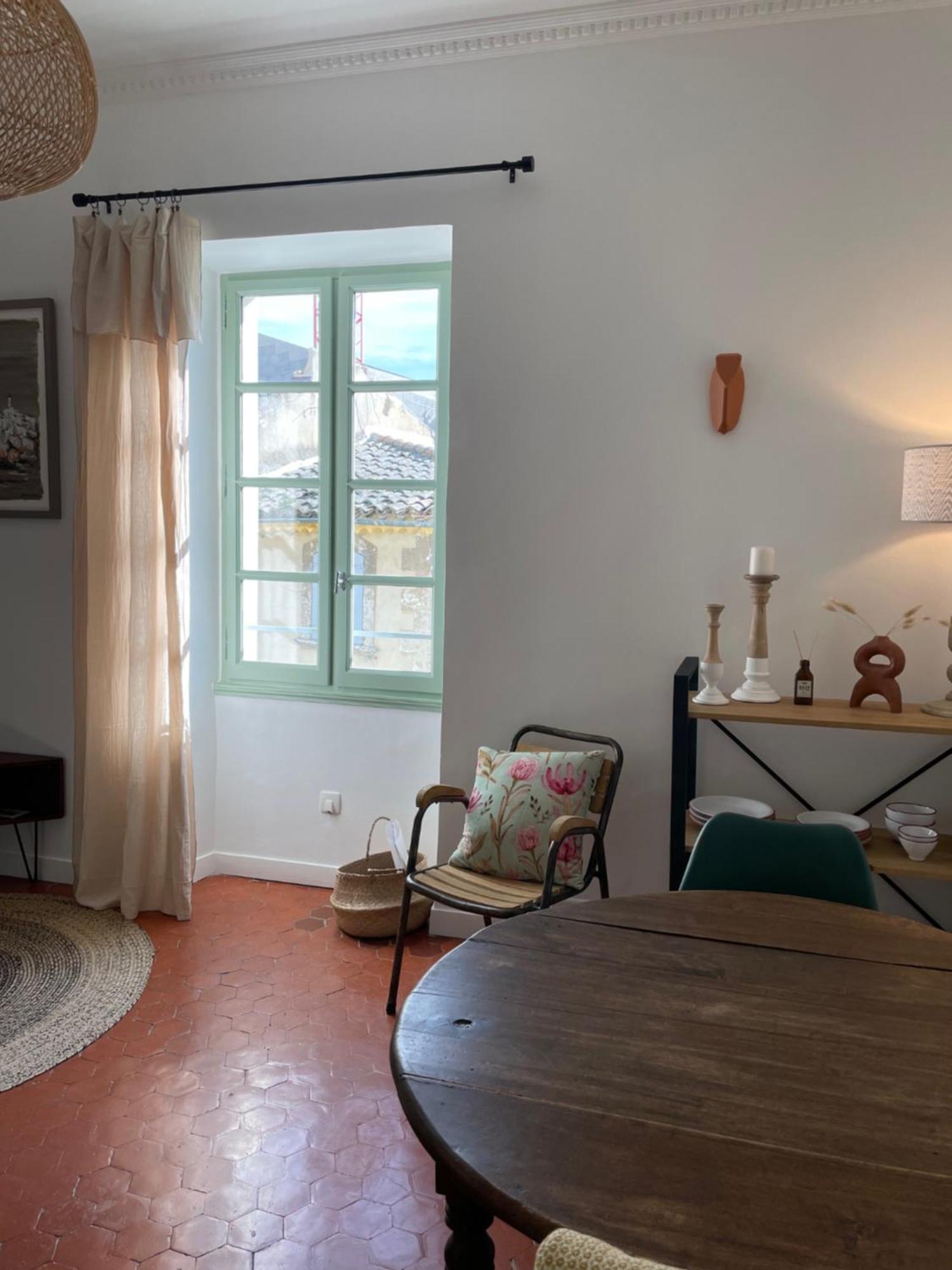 L'Ecrin De Mona Au Coeur De Lourmarin Apartment Bagian luar foto
